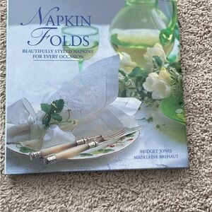 Napkin Folds Book with Elegant Design